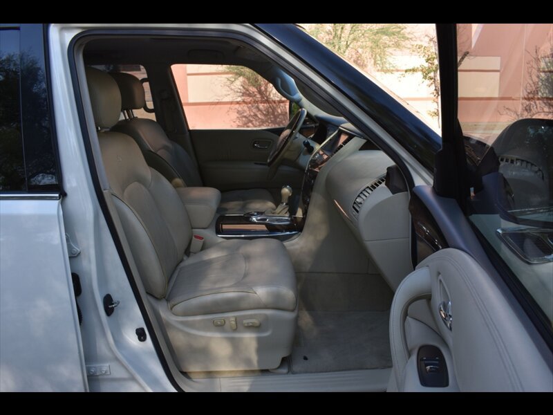 Used 2014 INFINITI QX80 2WD w/ Deluxe Touring Package image 36