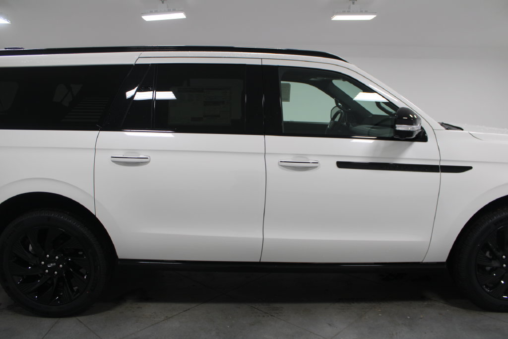 New 2025 Lincoln Navigator L Reserve w/ Jet Appearance Package AWD/4WD image 10