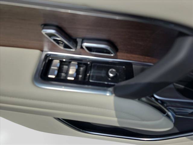 New 2026 Land Rover Range Rover Long Wheelbase SE AWD/4WD image 29