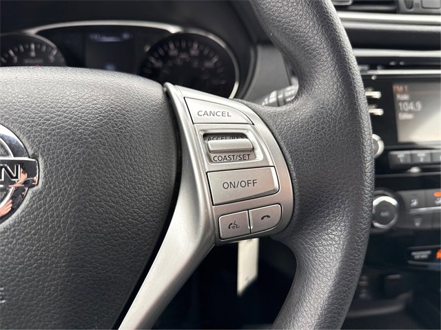 Used 2015 Nissan Rogue S image 31