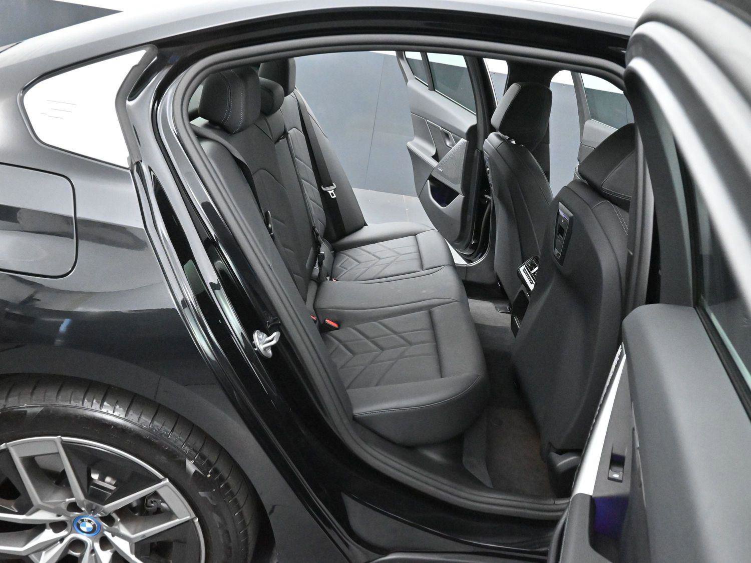 Used 2024 BMW i5 eDrive40i w/ M Sport Package image 37