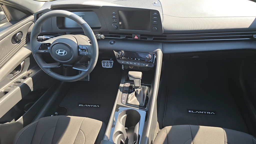 New 2026 Hyundai Elantra SEL Sport Premium FWD image 11