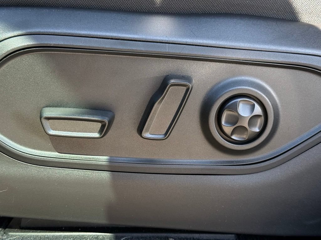 Used 2025 Jeep Grand Cherokee 4WD image 9