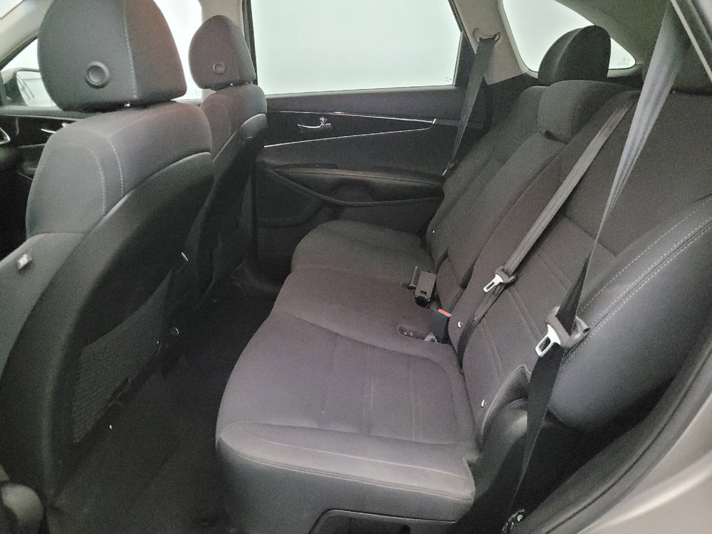 Used 2018 Kia Sorento LX image 18