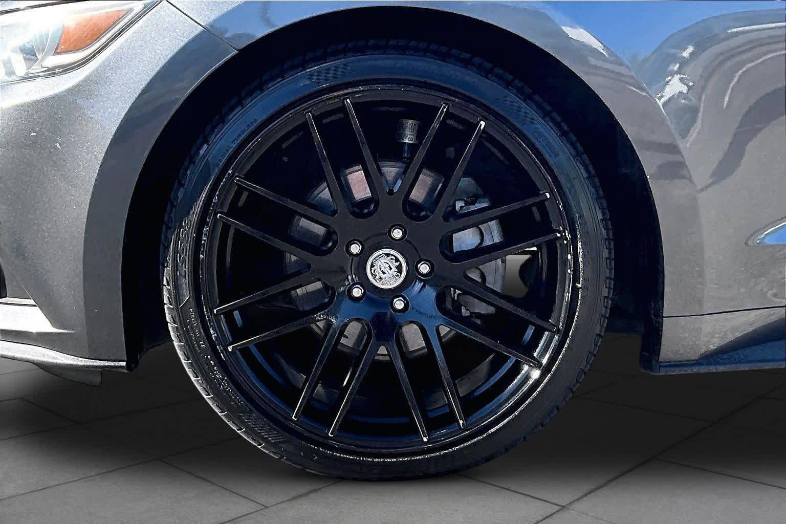 Used 2015 Ford Mustang Premium RWD image 8