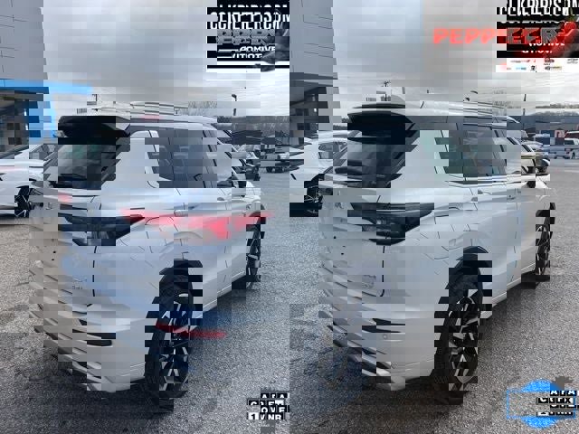 Used 2024 Mitsubishi Outlander SEL Black Edition image 6