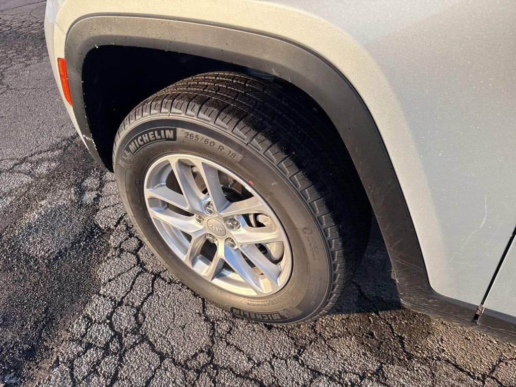 New 2025 Jeep Grand Cherokee L Laredo image 22