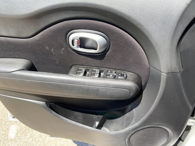 Used 2017 Kia Soul + FWD image 13