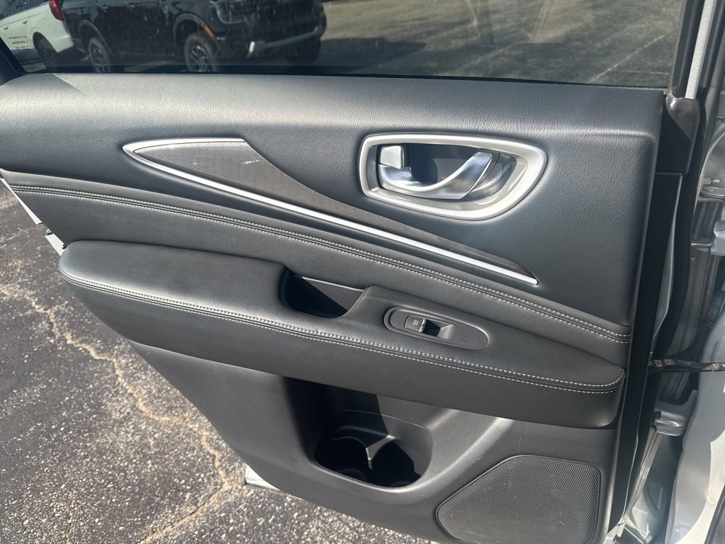 Used 2018 INFINITI QX60 FWD w/ Premium Plus Package image 32