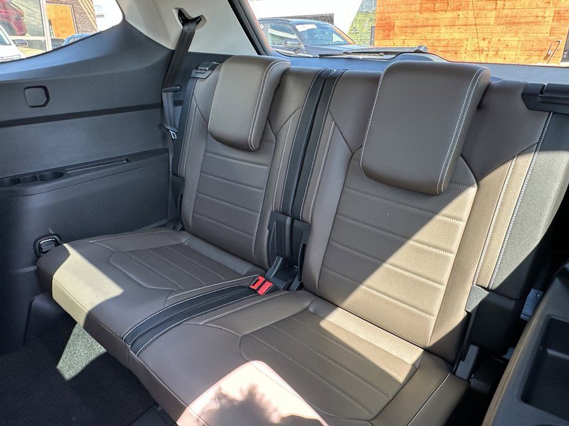 New 2025 Volkswagen Atlas SEL image 25
