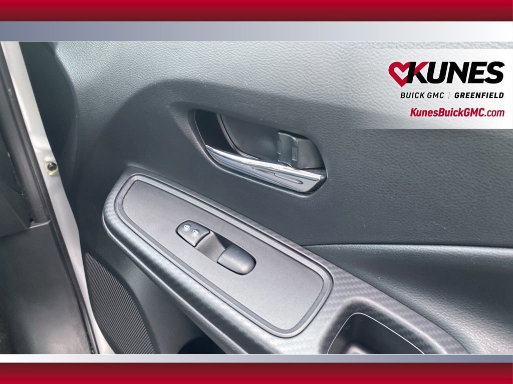 Used 2023 Nissan Versa SV image 37