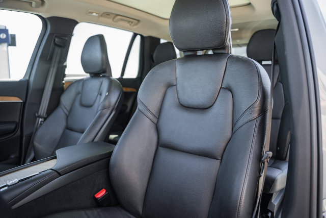 Certified 2025 Volvo XC90 B6 Plus w/ Protection Package Premier AWD/4WD image 35