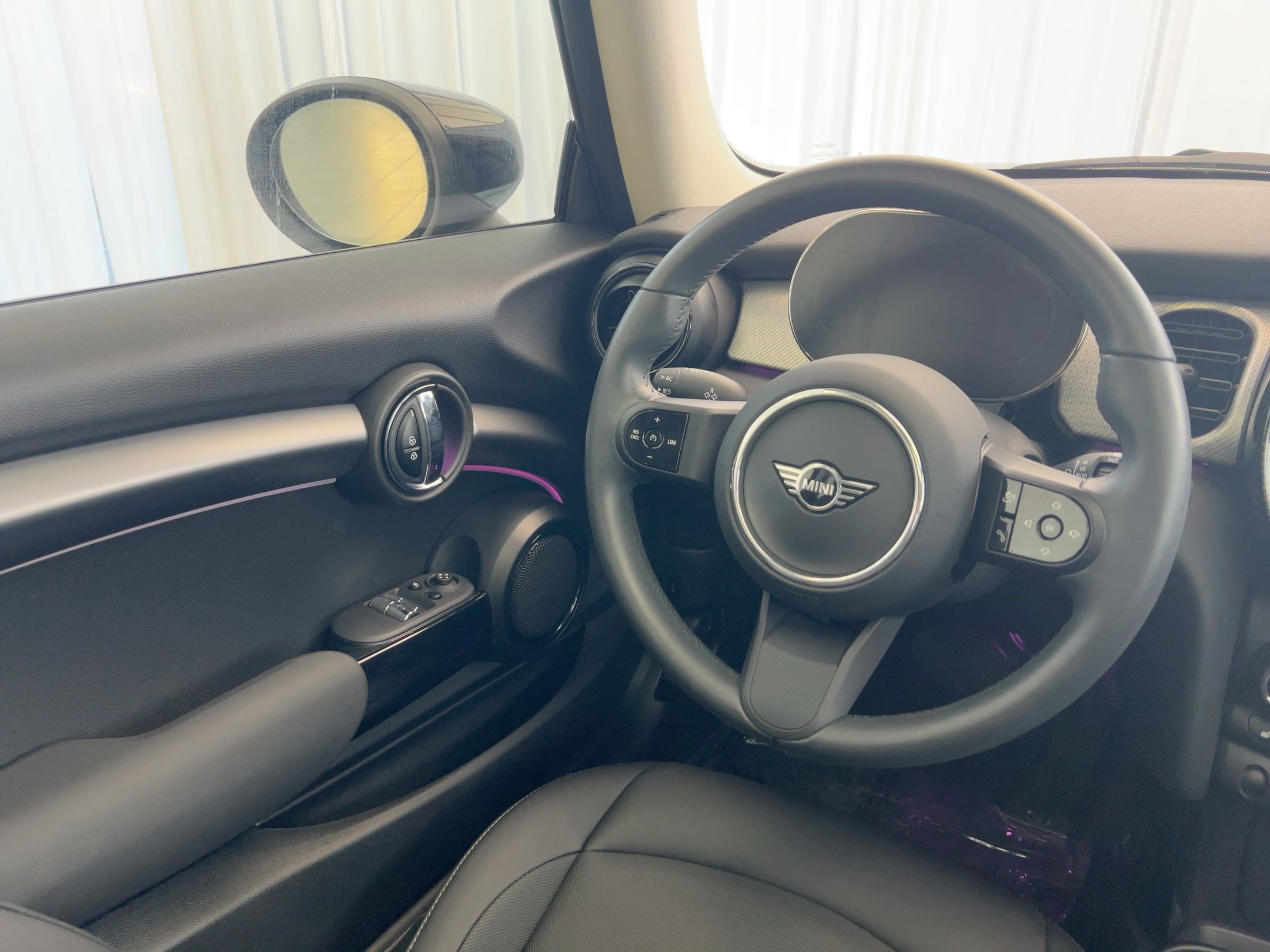 Used 2024 MINI Cooper 2-Door Hardtop image 27