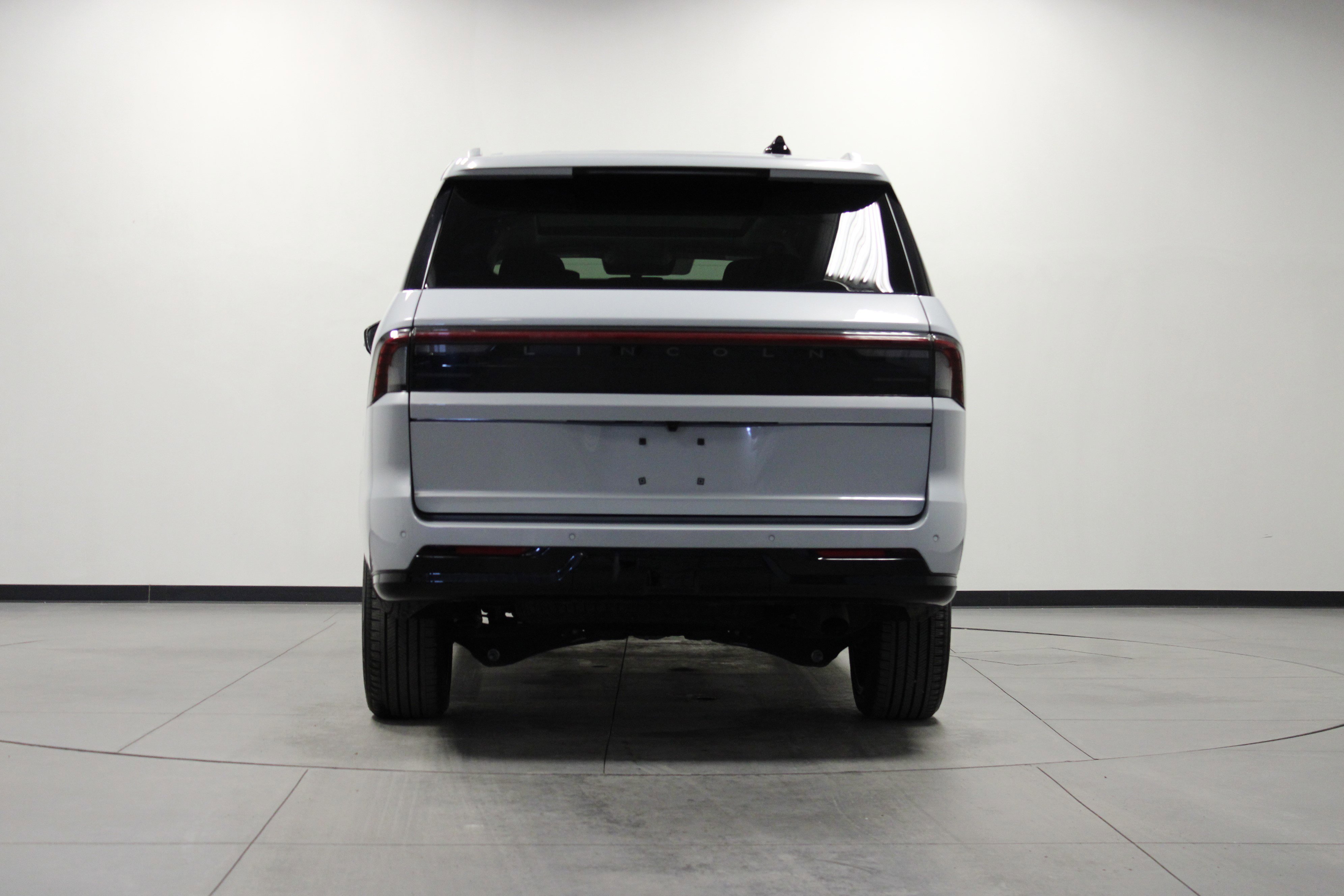 Used 2025 Lincoln Navigator L Reserve image 5