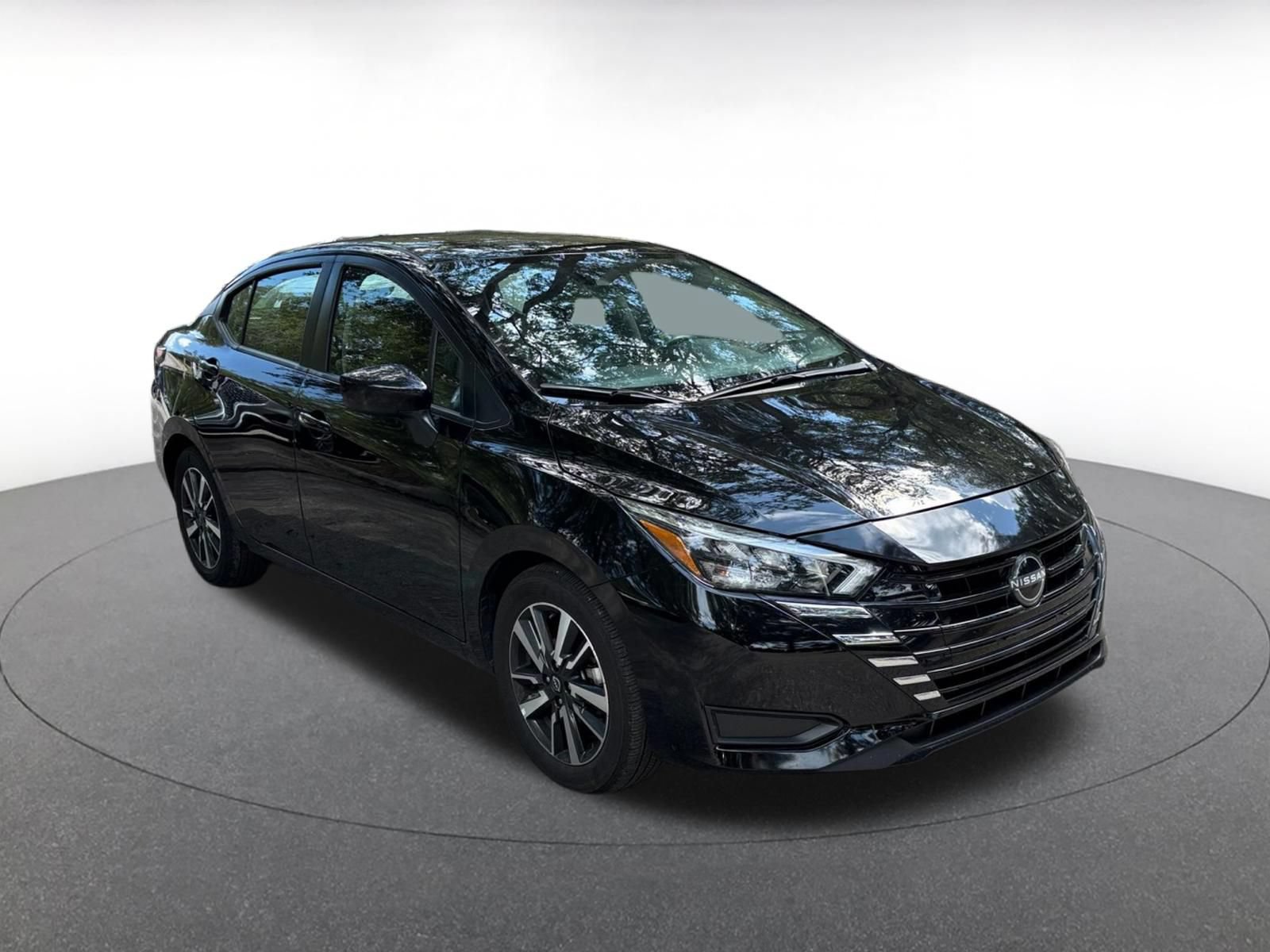 Used 2025 Nissan Versa SV FWD video 2
