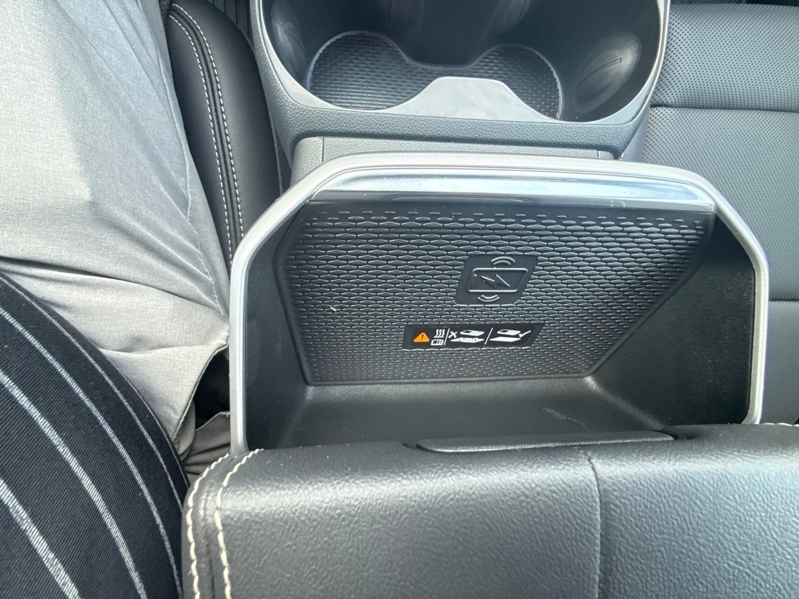 New 2027 GMC Terrain Elevation w/ Elevation Premium Package AWD/4WD image 42