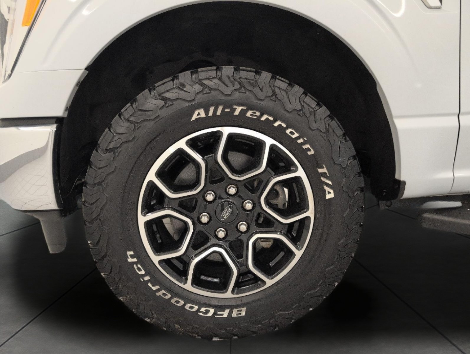 Used 2021 Ford F150 XLT w/ Equipment Group 302A High AWD/4WD image 4
