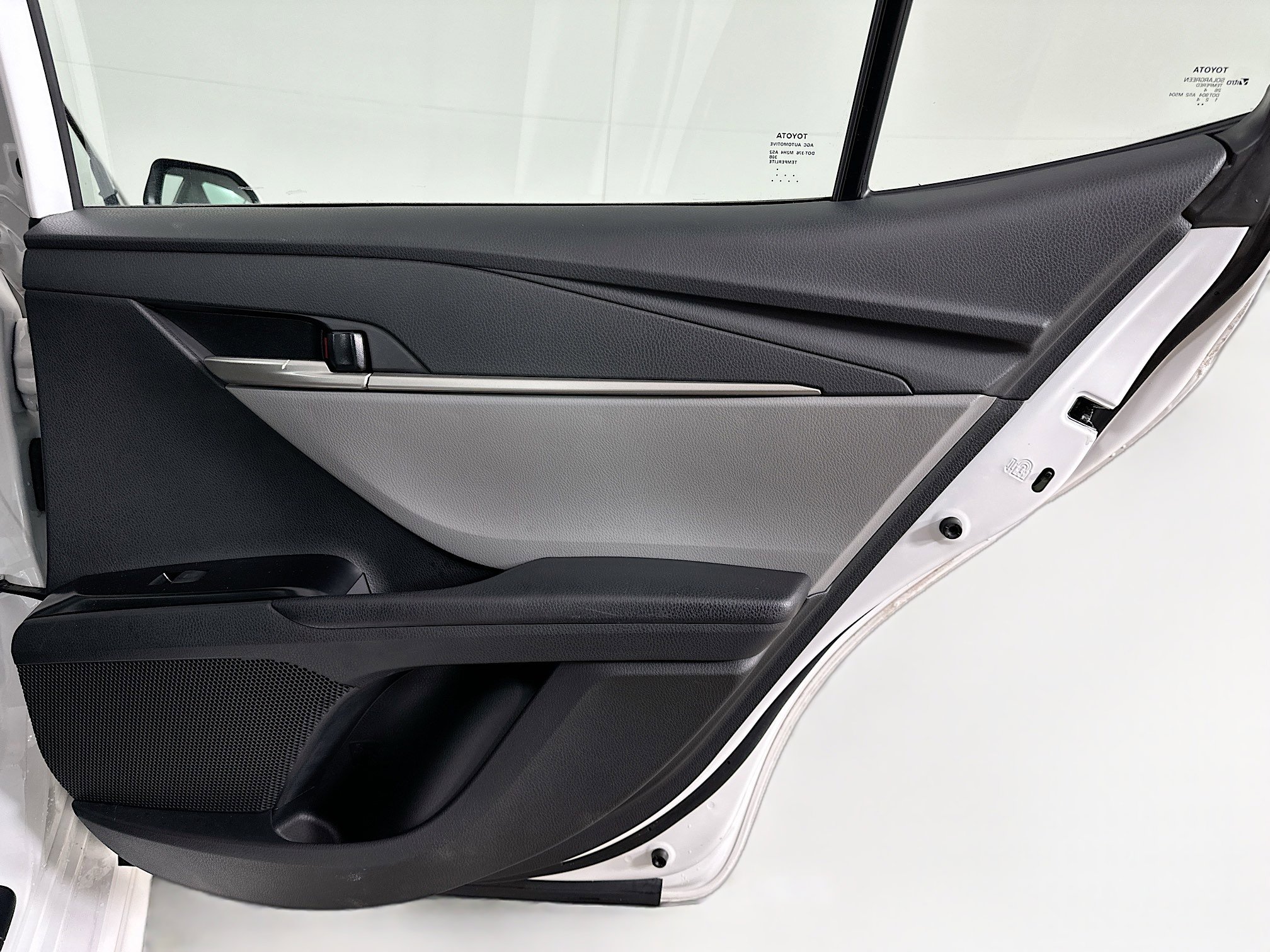 Used 2025 Toyota Camry SE image 28