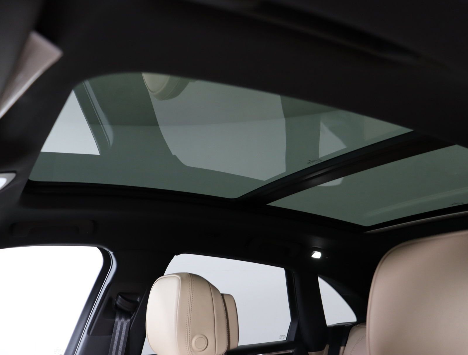 Used 2025 Porsche Macan image 16