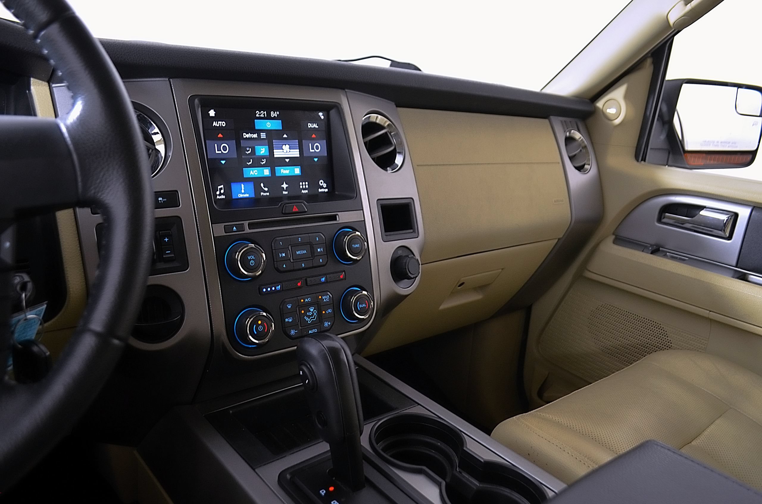 Used 2017 Ford Expedition XLT w/ Equipment Group 202A RWD image 32