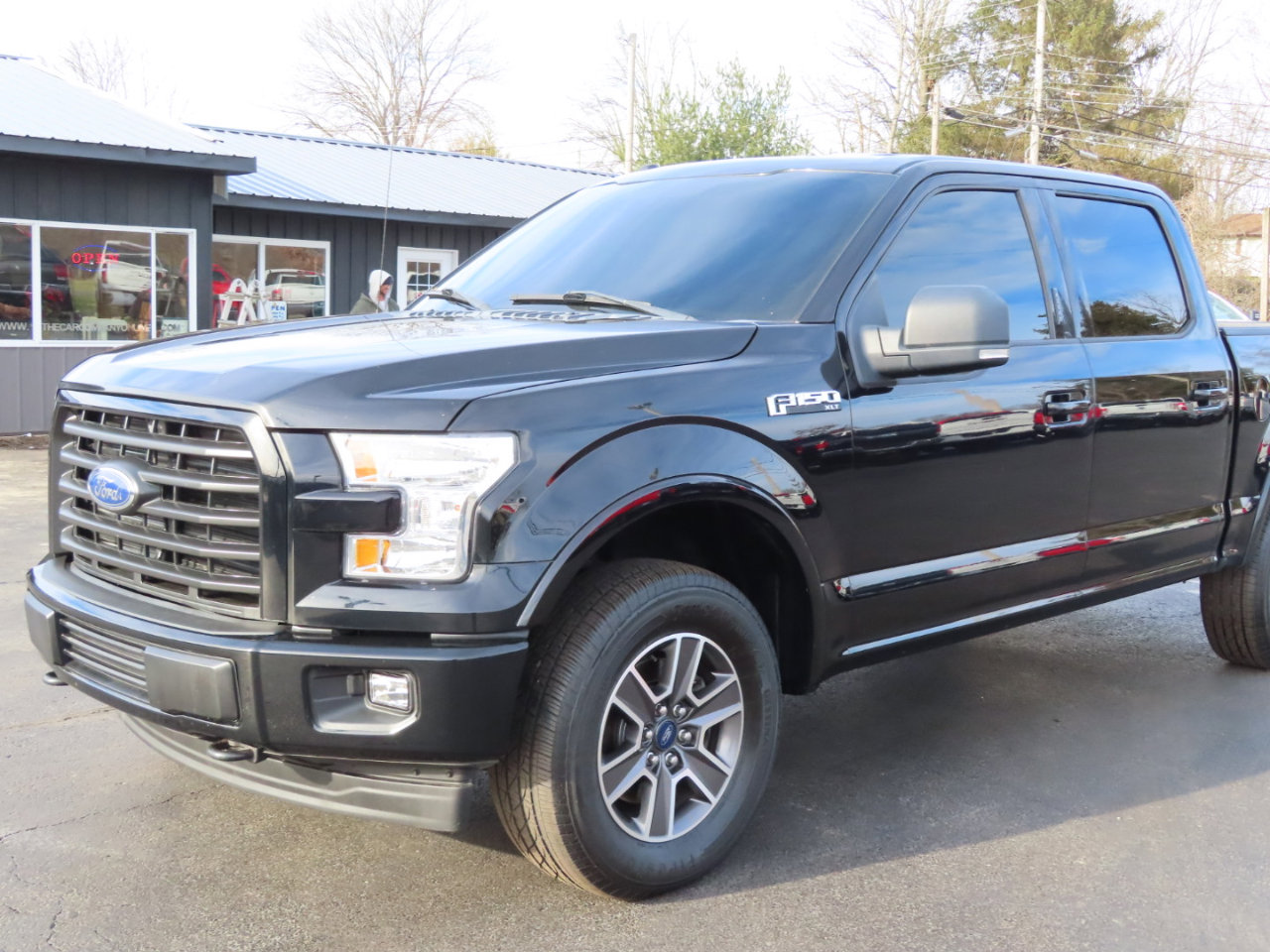 Used 2017 Ford F150 XLT w/ Equipment Group 301A Mid image 10