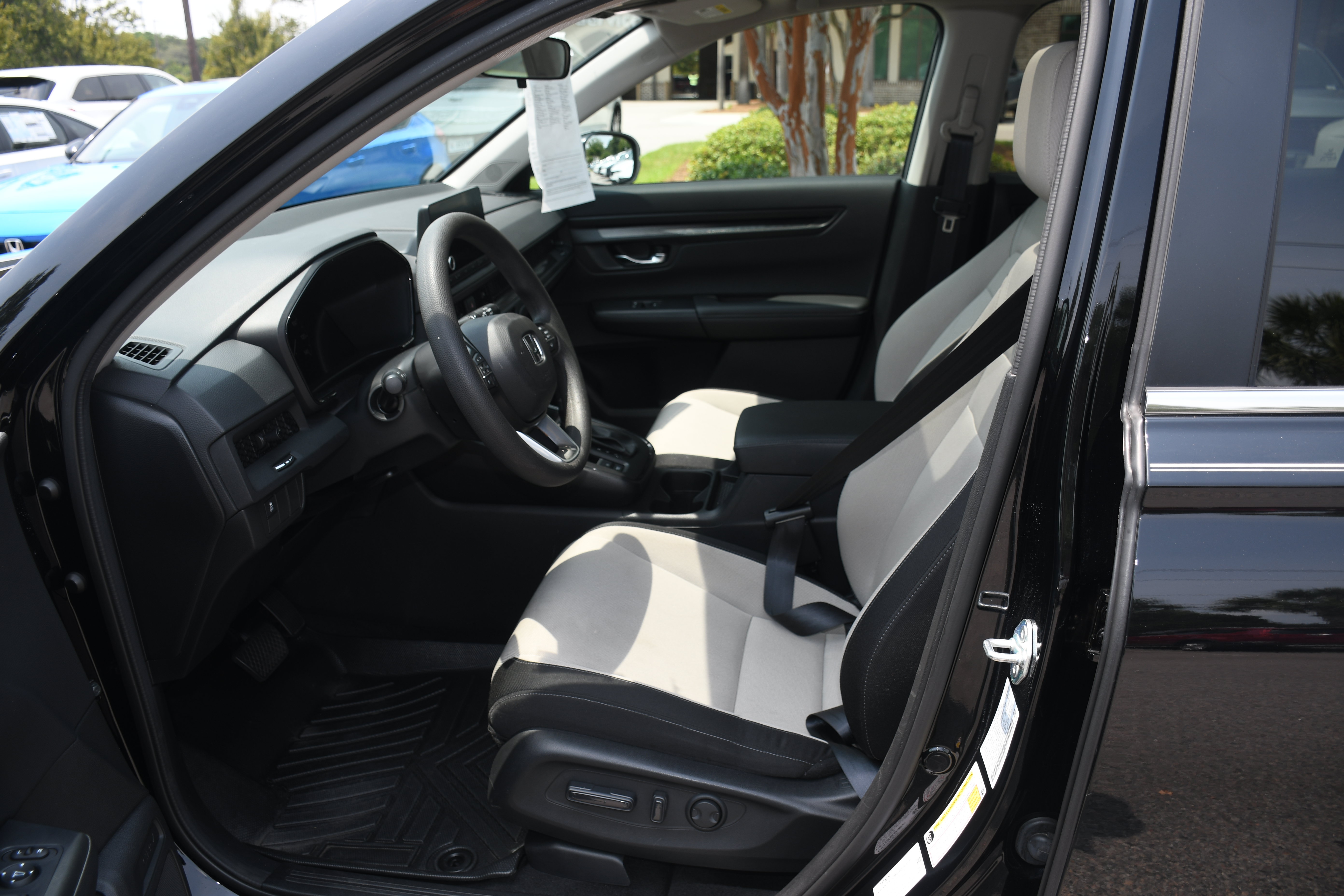 Certified 2025 Honda CR-V EX image 8
