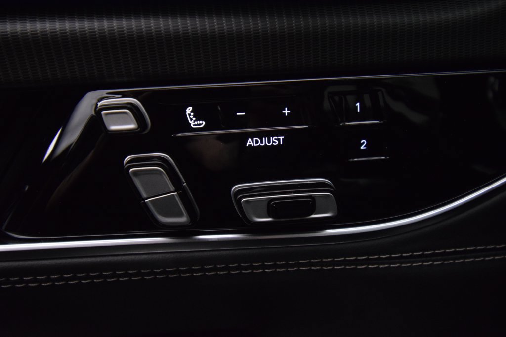New 2026 Jeep Grand Wagoneer Summit w/ Rear Seat Video Group I AWD/4WD image 32
