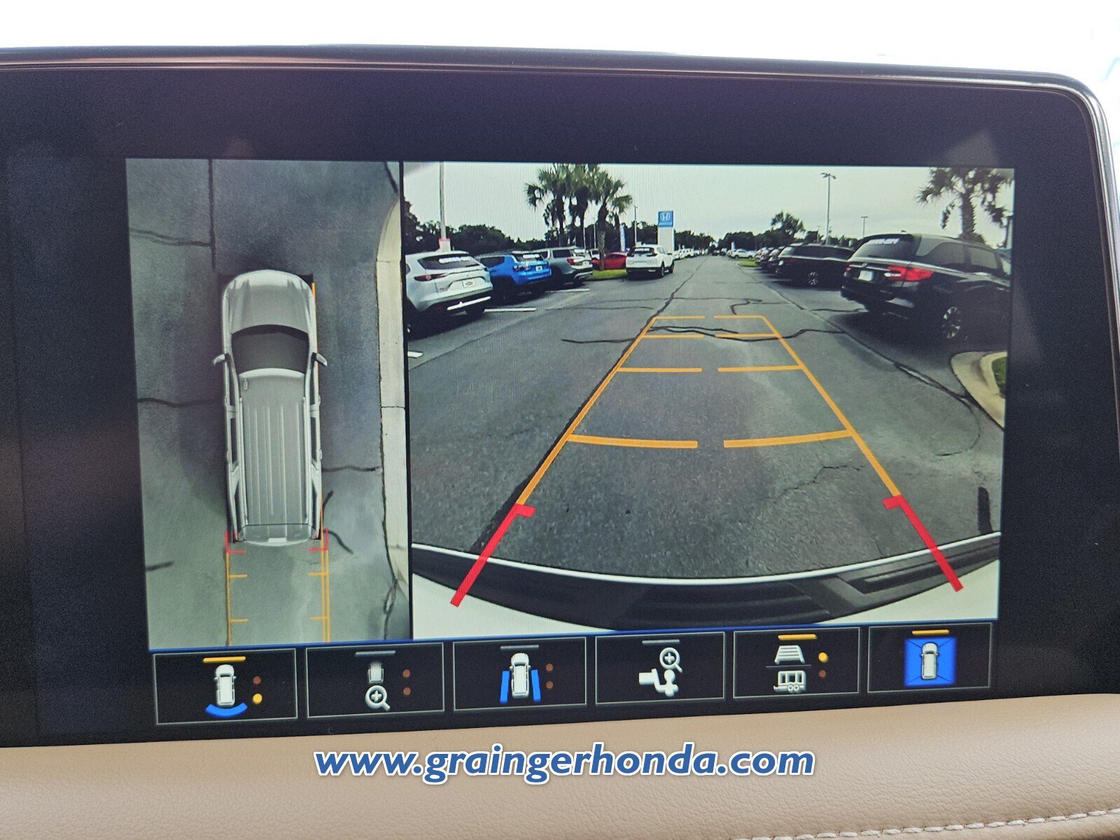Used 2023 Chevrolet Tahoe Premier AWD/4WD image 16