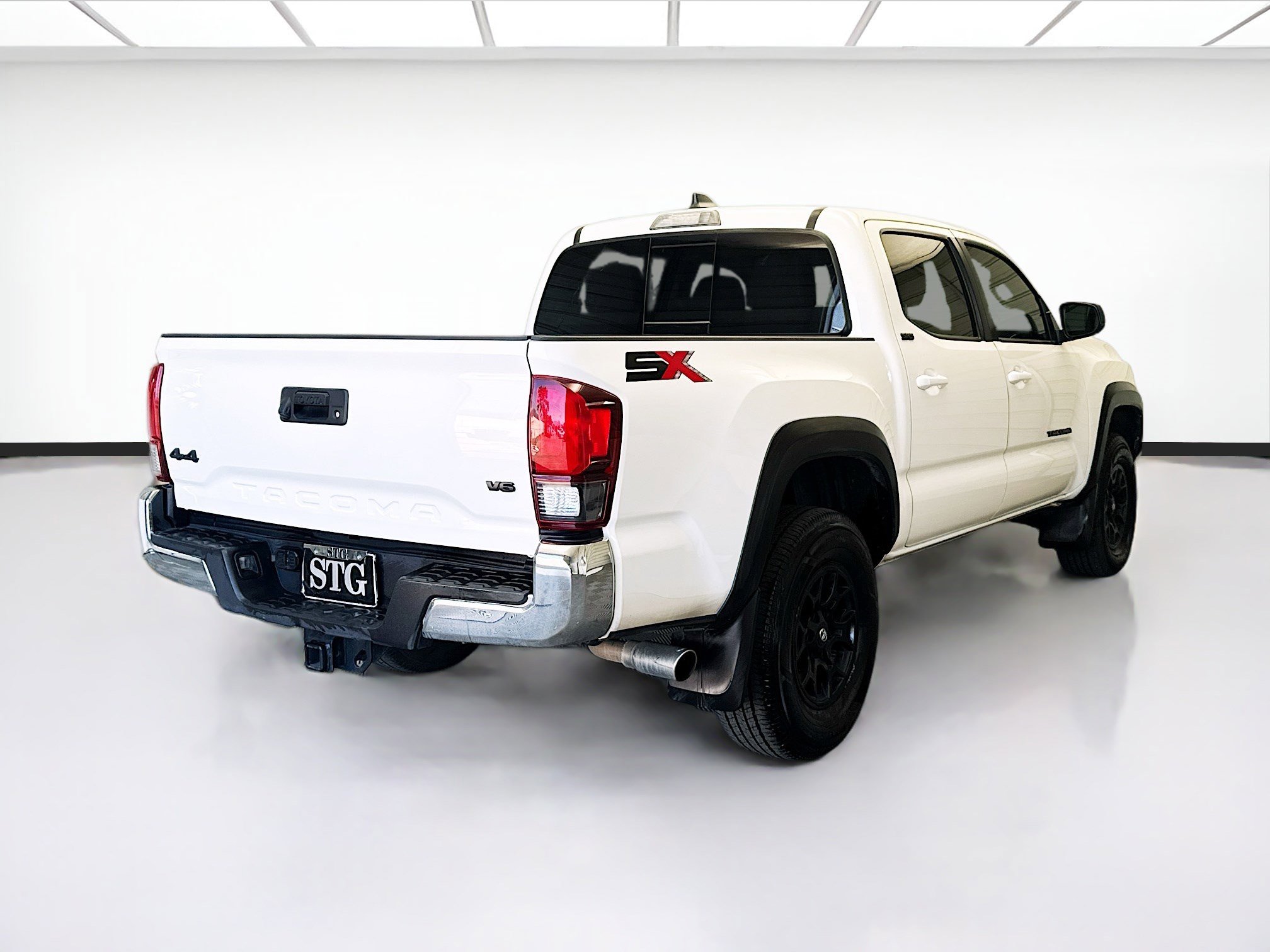 Used 2023 Toyota Tacoma SR5 w/ SX Package image 4