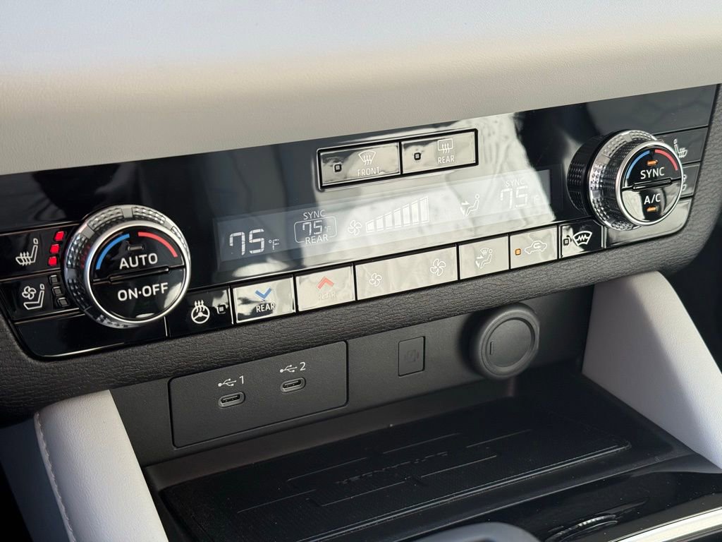 New 2026 Mitsubishi Outlander SEL image 16