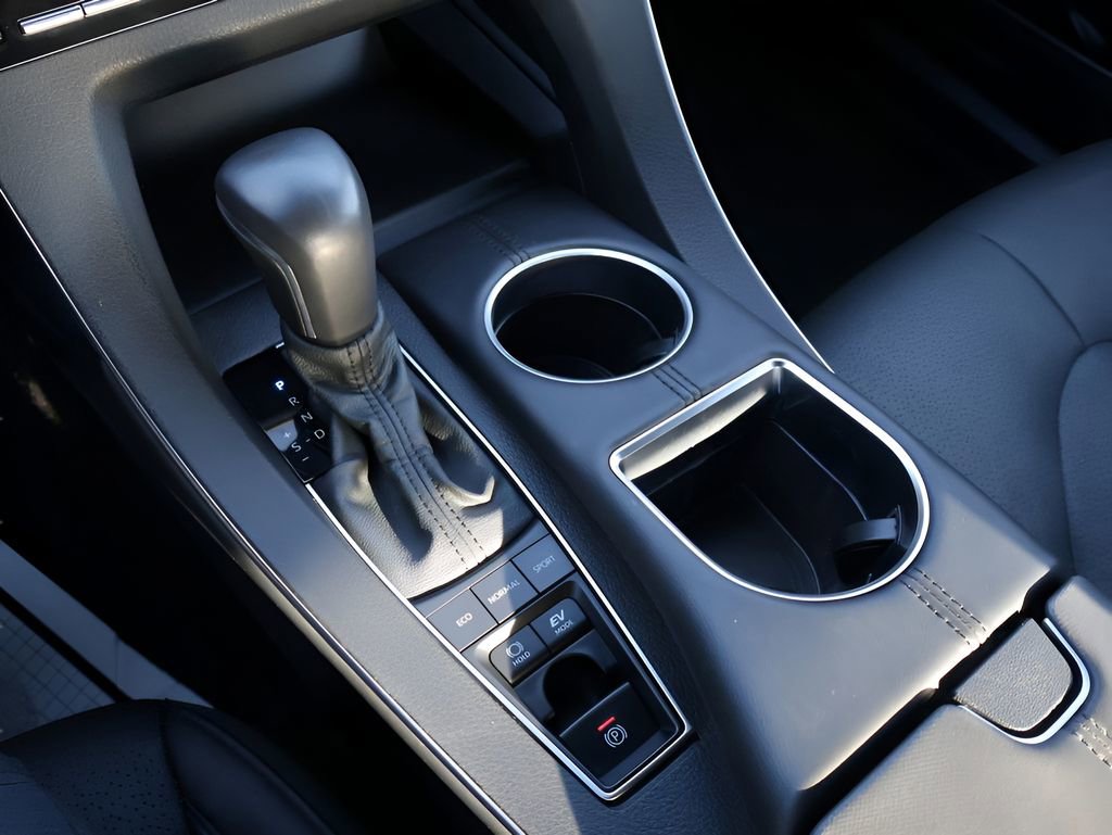 Used 2021 Toyota Avalon Limited w/ Advanced Safety Package FWD image 26