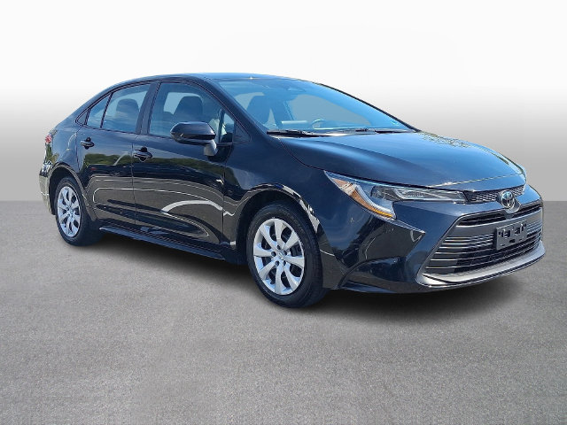 Used 2024 Toyota Corolla LE FWD image 3