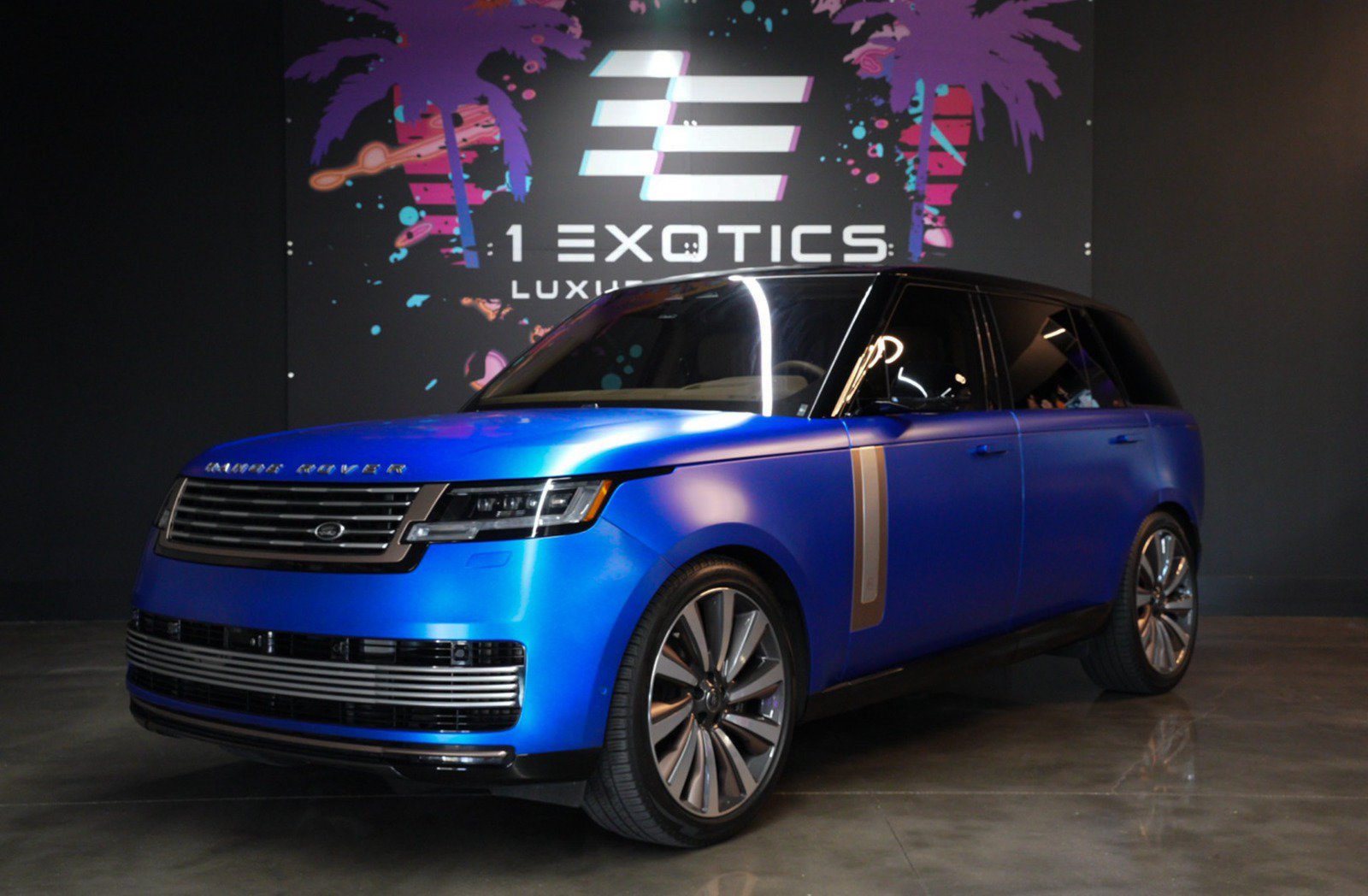 Used 2023 Land Rover Range Rover SV AWD/4WD image 1