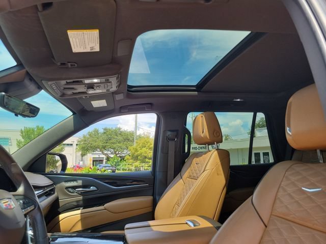 Used 2021 Cadillac Escalade Premium Luxury AWD/4WD image 20