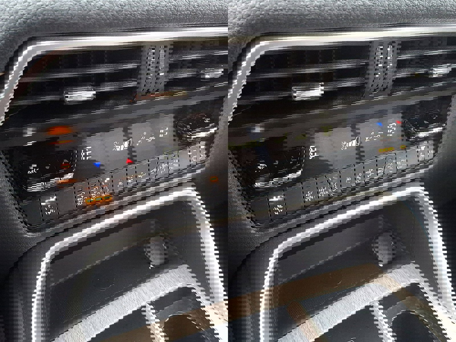 Certified 2024 MAZDA CX-90 Plug-In Hybrid w/ Premium Pkg image 17