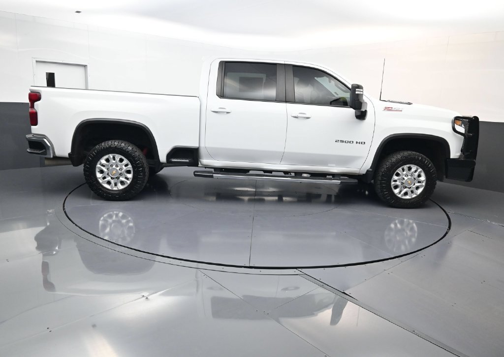 Used 2023 Chevrolet Silverado 2500 LT w/ Convenience Package AWD/4WD image 2