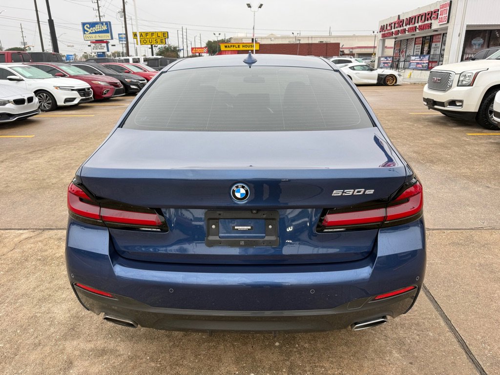Used 2022 BMW 530e w/ Premium Package image 15