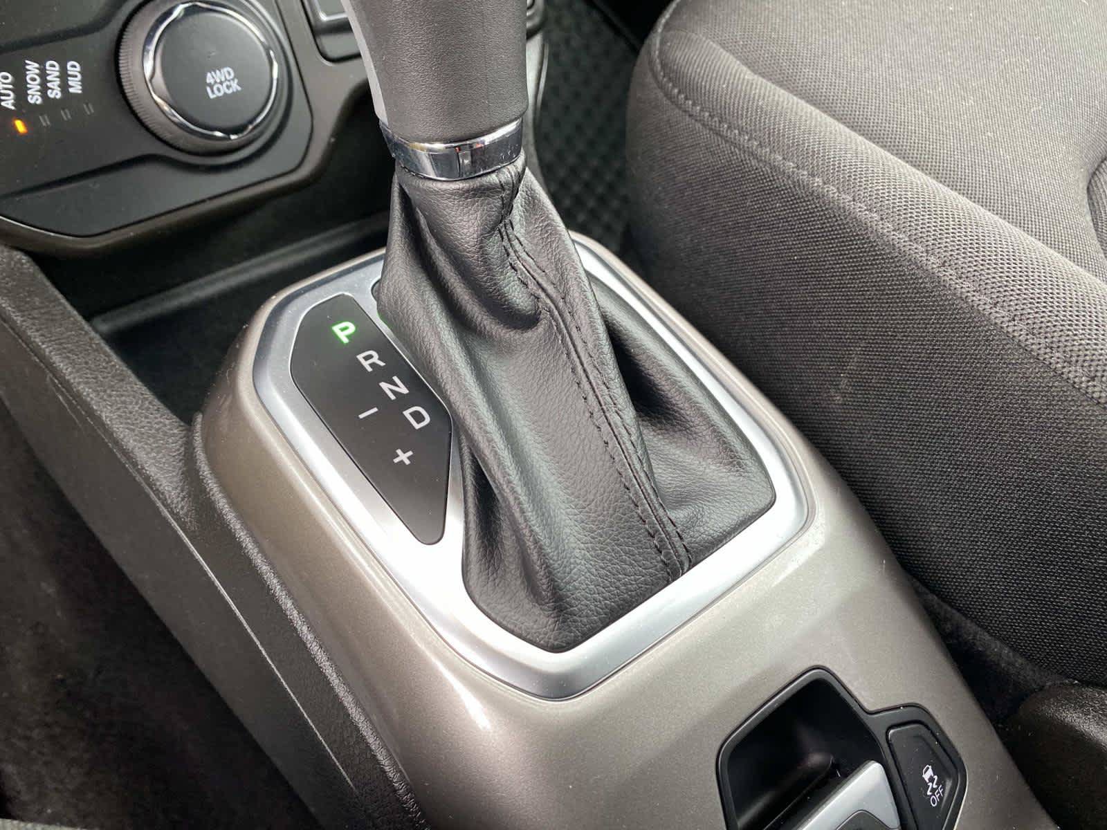 Certified 2022 Jeep Renegade Latitude AWD/4WD image 15