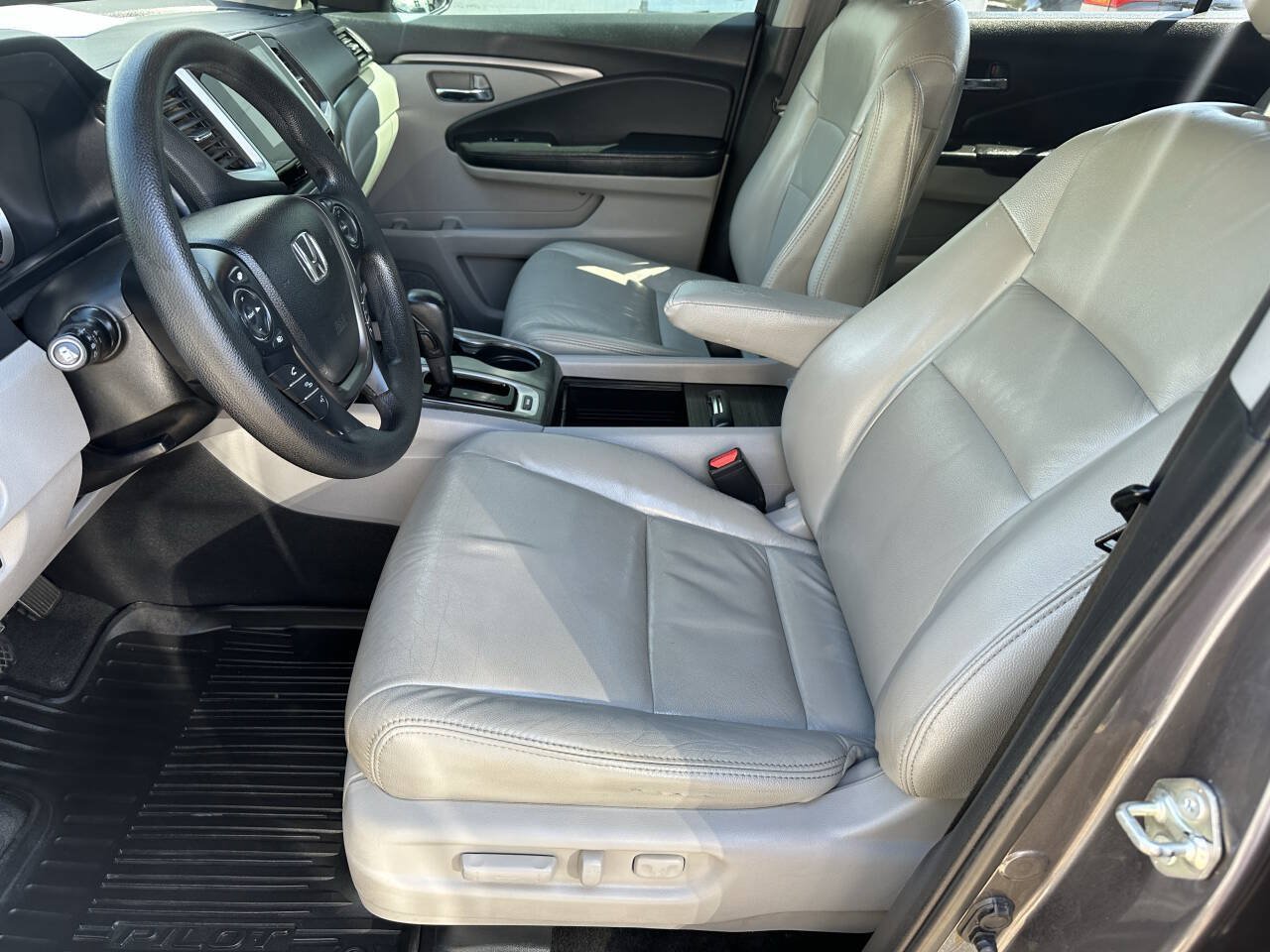 Used 2018 Honda Pilot EX image 11