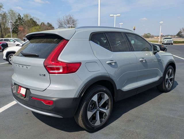 Used 2025 Volvo XC40 B5 Plus w/ Protection Package Premier image 4