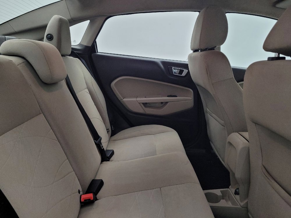 Used 2015 Ford Fiesta SE image 19