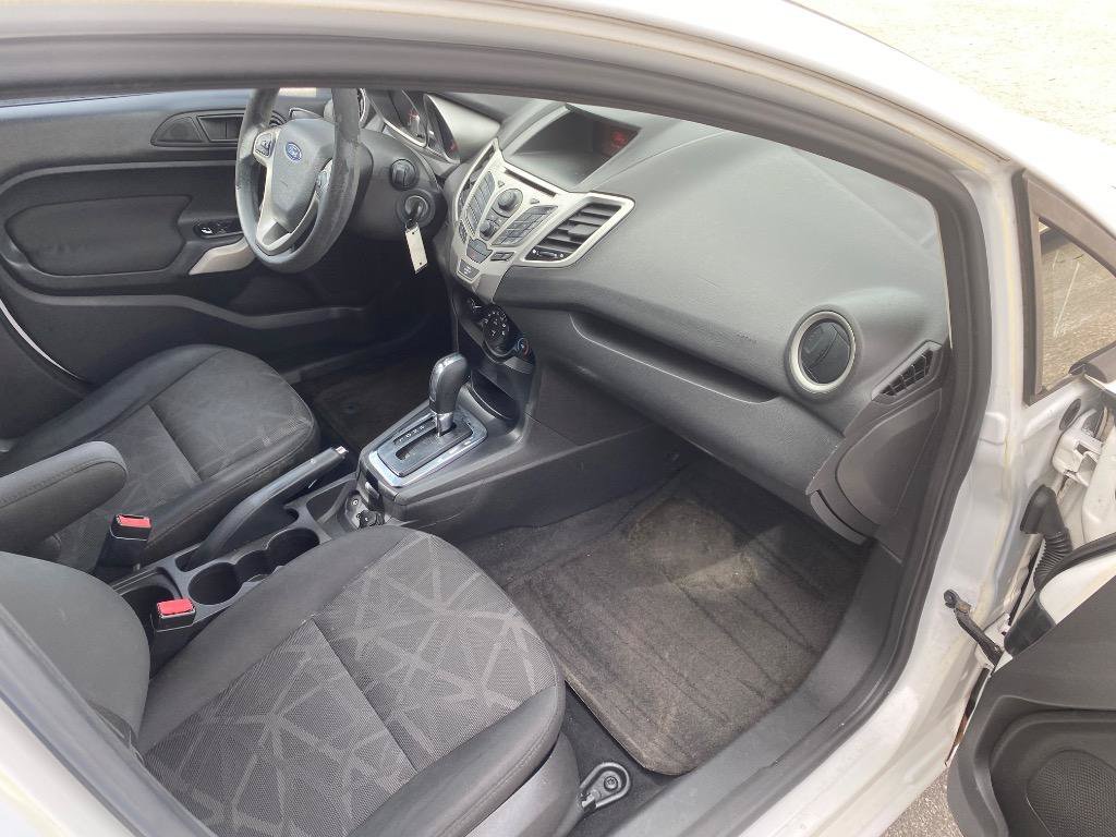 Used 2013 Ford Fiesta SE FWD image 22