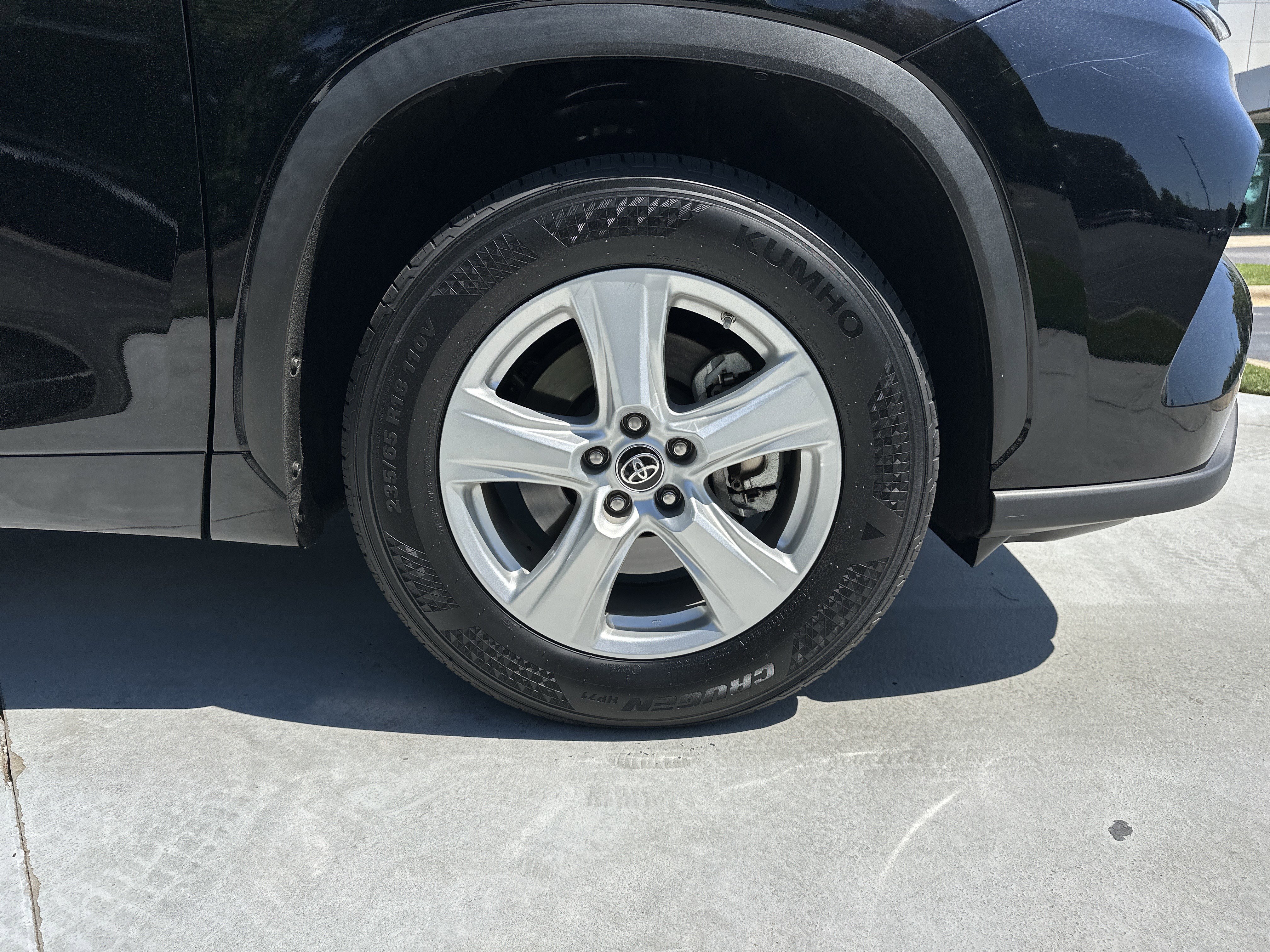 Used 2023 Toyota Highlander L FWD image 13