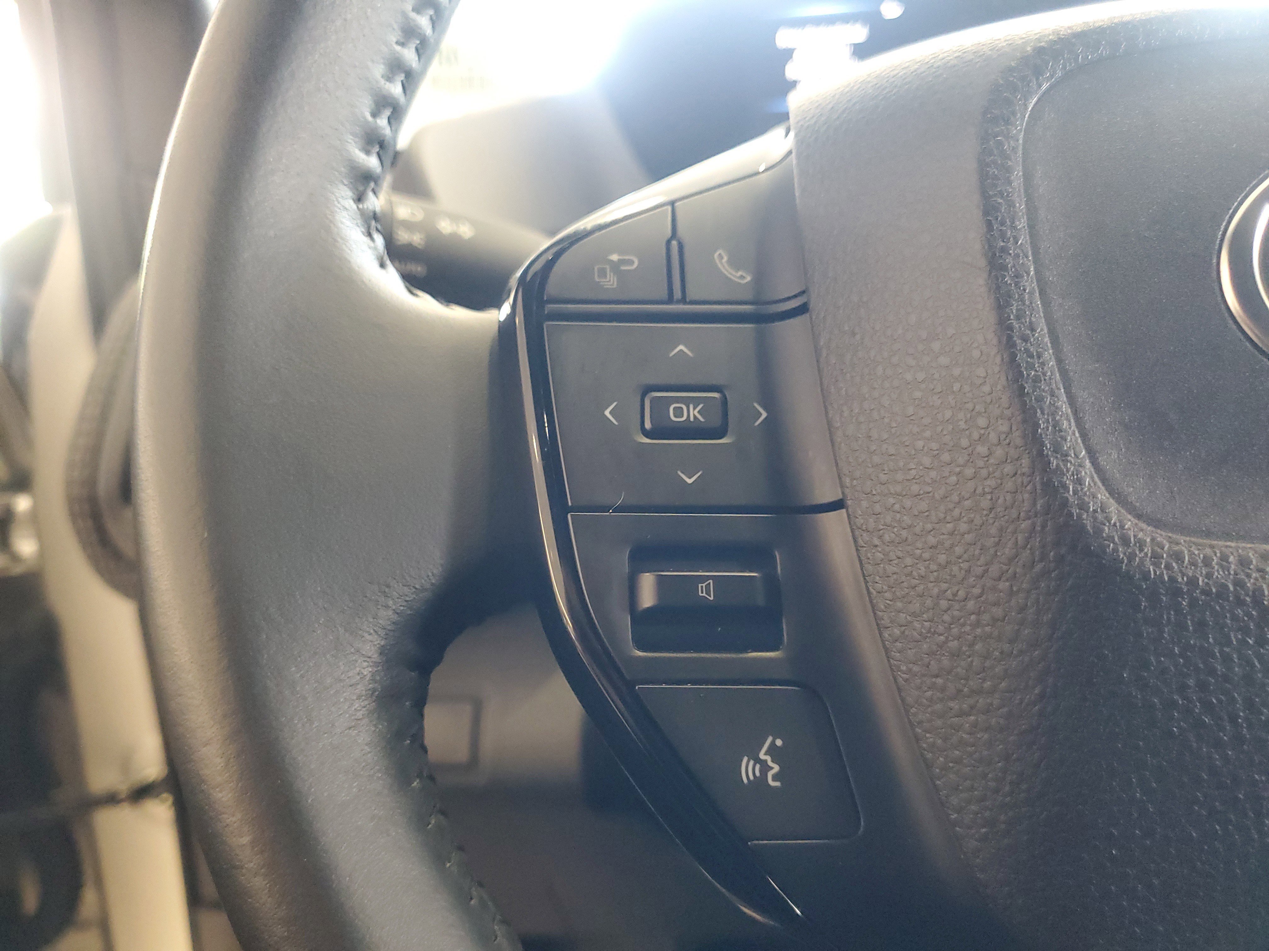 Certified 2024 Toyota bZ4X XLE AWD/4WD image 19