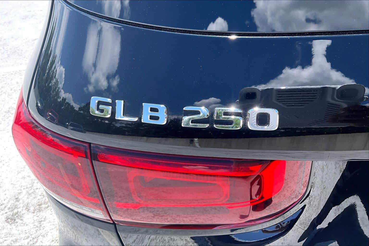 Used 2021 Mercedes-Benz GLB 250 image 30