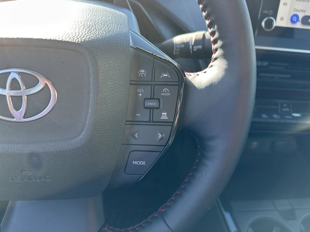 Used 2025 Toyota Prius Plug-In Hybrid image 9