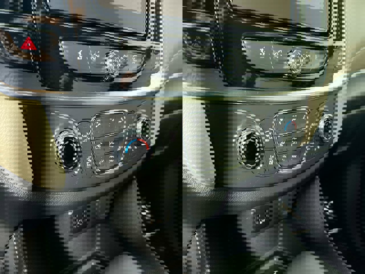 Used 2023 Chevrolet Traverse LT image 24