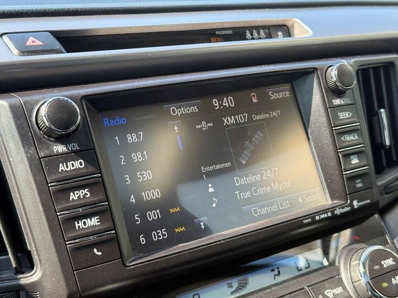 Used 2018 Toyota RAV4 Limited AWD/4WD image 23
