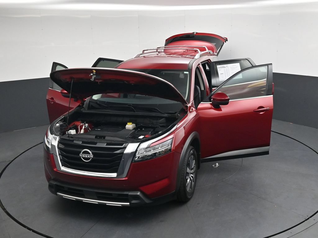 Used 2023 Nissan Pathfinder SL FWD image 43