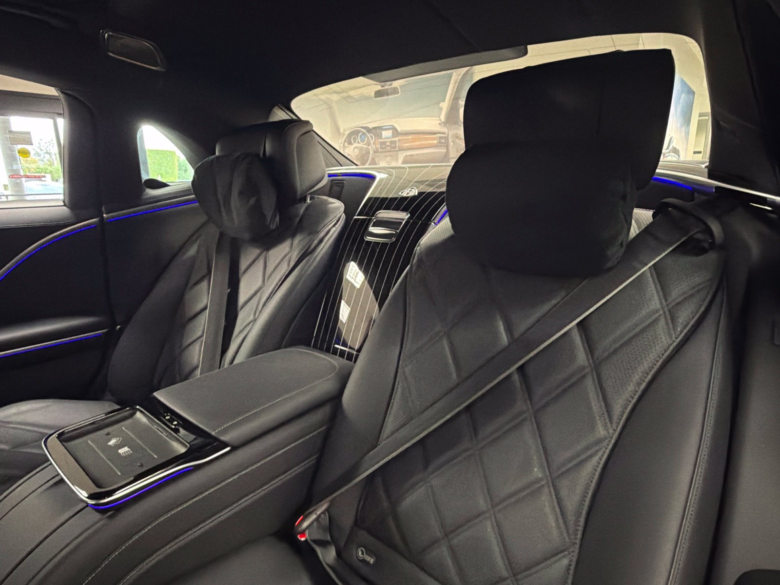 Certified 2025 Mercedes-Benz Maybach S 580 4MATIC image 36